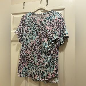 Super cute, soft, flowy top
